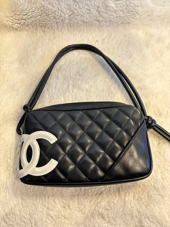 シャネル カンボンライン （ブランドバッグ）の商品画像 - 査定依頼日：2025年3月16日 - 最高査定価格：200,000円