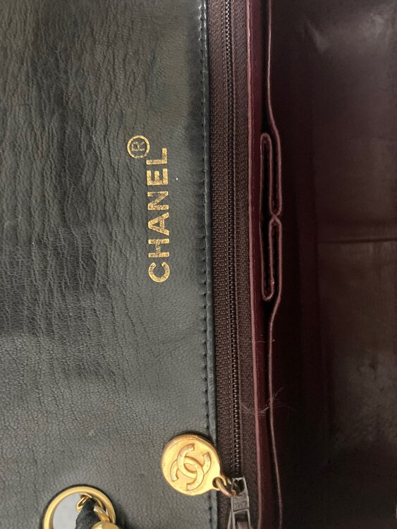 マトラッセ　ターンロック　フルフラップ（ブランドバッグ）の商品画像 - 査定依頼日：2025年5月10日 - 最高査定価格：300,000円