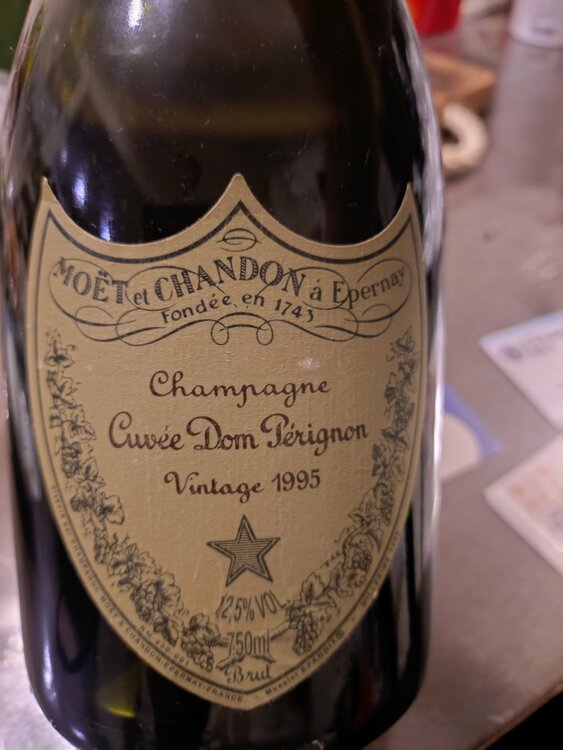 シャンパン ドン・ペリニヨン （お酒）の商品画像 - 査定依頼日：2025年12月24日 - 最高査定価格：37,500円