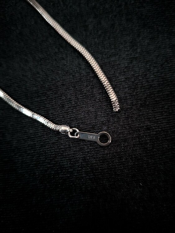 18K　ホワイトゴールド　ネックレス　切れている（金・貴金属）の商品画像 - 査定依頼日：2026年1月17日 - 最高査定価格：200,000円