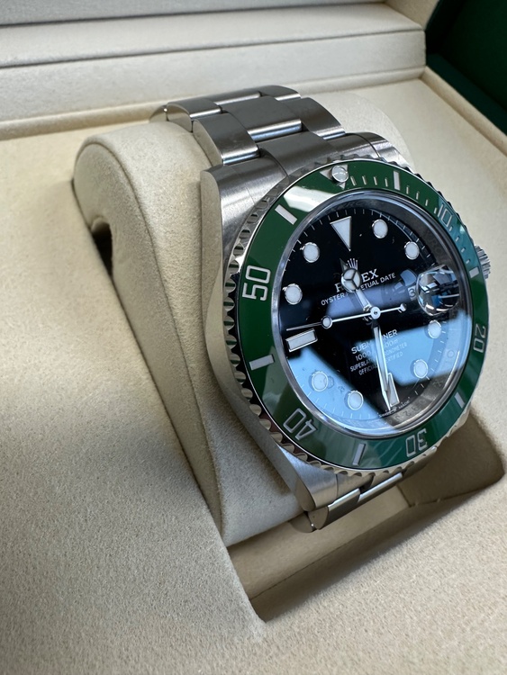グリーンサブマリーナ（高級時計）の商品画像 - 査定依頼日：2026年3月31日 - 最高査定価格：2,350,000円