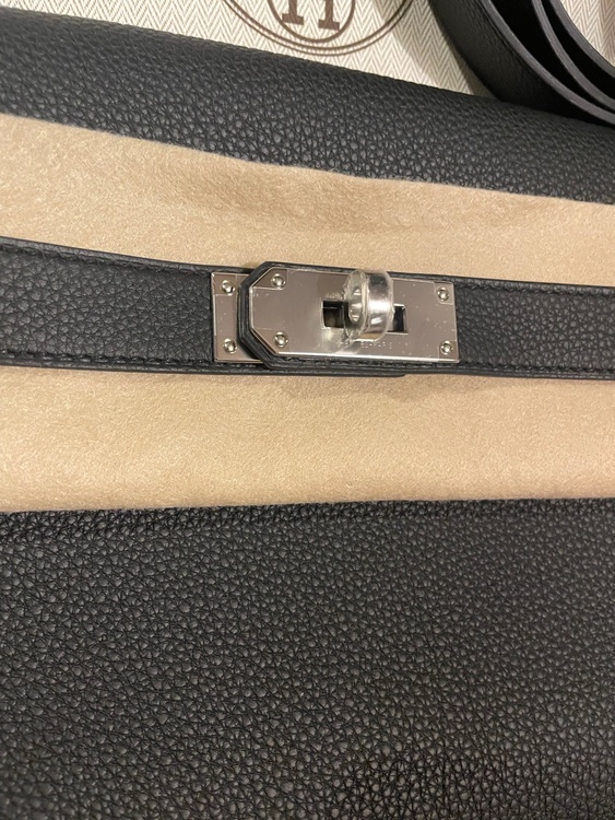 ケリーメッセンジャーK刻印　PM（ブランドバッグ）の商品画像 - 査定依頼日：2025年12月26日 - 最高査定価格：1,650,000円