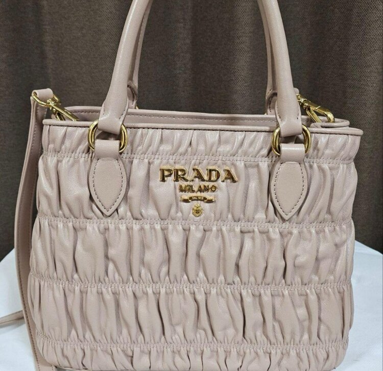 プラダ  （ブランドバッグ）の商品画像 - 査定依頼日：2025年2月23日 - 最高査定価格：70,000円