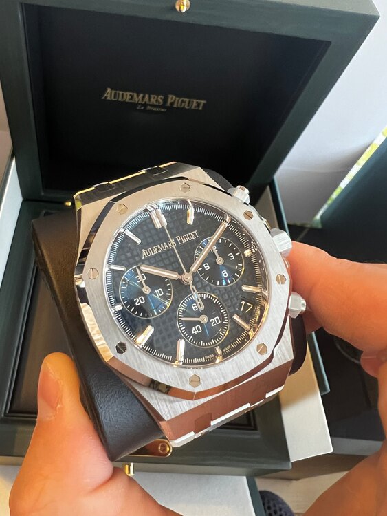 オーデマピゲ ロイヤルオーク （高級時計）の商品画像 - 査定依頼日：2025年1月23日 - 最高査定価格：7,700,000円