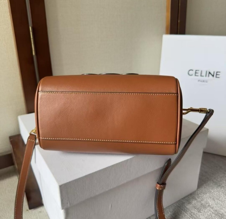 セリーヌ  （ブランドバッグ）の商品画像 - 査定依頼日：2025年9月21日 - 最高査定価格：220,000円