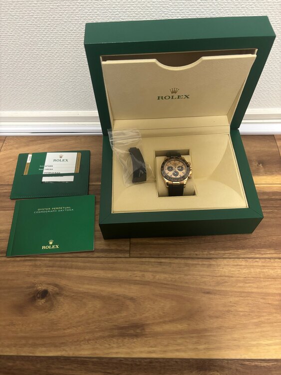 ロレックス デイトナ 116515k（高級時計）の商品画像 - 査定依頼日：2025年1月5日 - 最高査定価格：4,700,000円