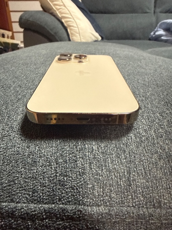 iPhone iPhone 14 Pro 128GB au（スマホ）の商品画像 - 査定依頼日：2026年7月29日 - 最高査定価格：61,000円