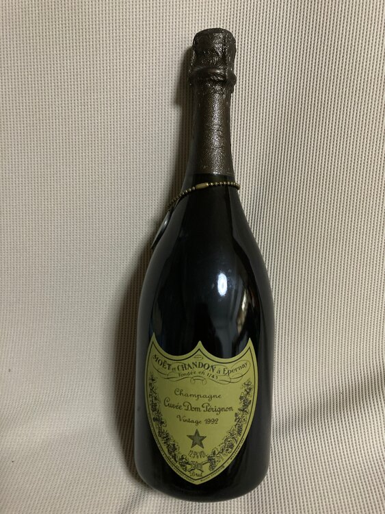 シャンパン ドン・ペリニヨン （お酒）の商品画像 - 査定依頼日：2025年3月26日 - 最高査定価格：23,000円