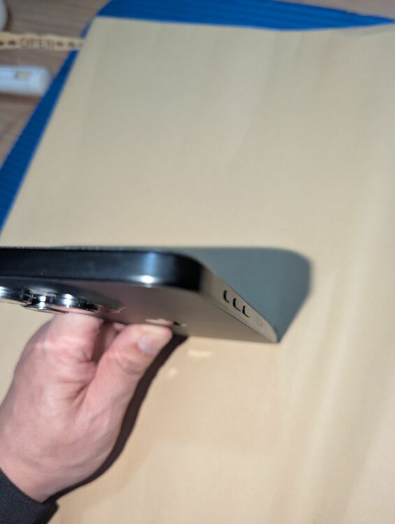 iPhone 16 Pro Max 256GB SIMフリー（スマホ）の商品画像 - 査定依頼日：2025年11月19日 - 最高査定価格：136,000円