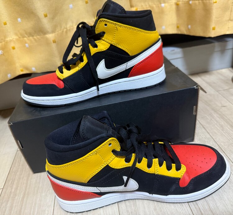 NIKE AIRJORDAN 1 MID SE（古着・ファッション）の商品画像 - 査定依頼日：2025年5月10日 - 最高査定価格：2,500円