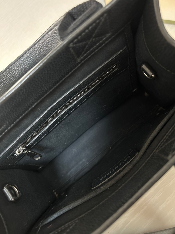 バレンシアガ  （ブランドバッグ）の商品画像 - 査定依頼日：2026年4月15日 - 最高査定価格：70,000円