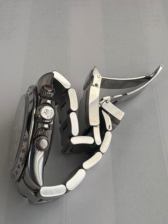 ロレックス サブマリーナー 116613Lb（高級時計）の商品画像 - 査定依頼日：2025年2月13日 - 最高査定価格：3,100,000円