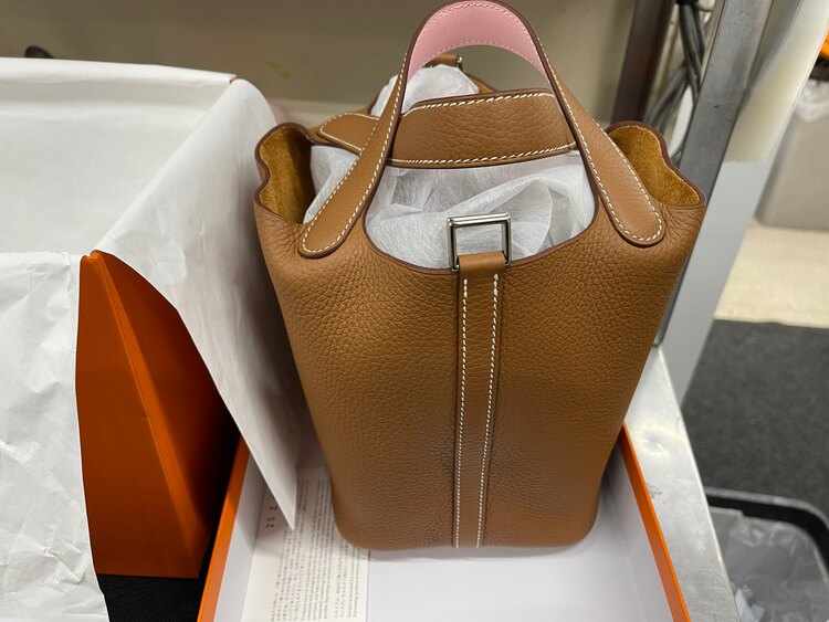 ピコタン　PM（ブランドバッグ）の商品画像 - 査定依頼日：2025年2月11日 - 最高査定価格：550,000円