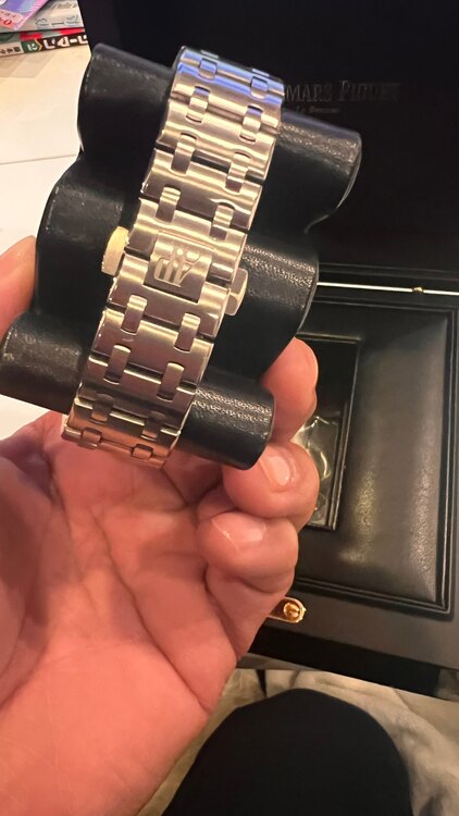 オーデマピゲ ロイヤルオークオフショア （高級時計）の商品画像 - 査定依頼日：2025年1月27日 - 最高査定価格：2,650,000円