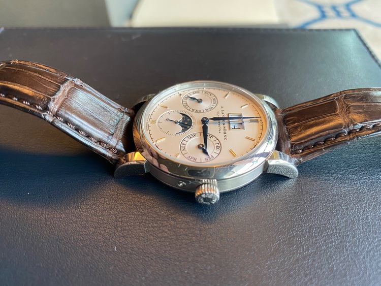 アニュアルカレンダー（高級時計）の商品画像 - 査定依頼日：2025年9月4日 - 最高査定価格：4,750,000円