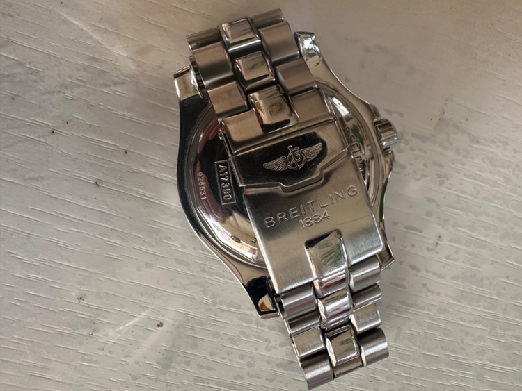 ブライトリング スーパーオーシャン （高級時計）の商品画像 - 査定依頼日：2025年9月23日 - 最高査定価格：230,000円