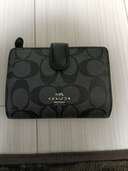 二つ折り財布（ブランド財布・小物）の商品画像 - 査定依頼日：2025年1月23日 - 最高査定価格：2,000円