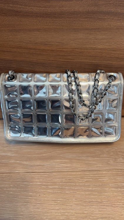 チェーンバッグ（ブランドバッグ）の商品画像 - 査定依頼日：2025年10月7日 - 最高査定価格：400,000円