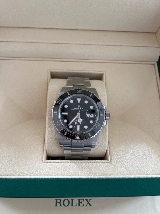 126610LN（高級時計）の商品画像 - 査定依頼日：2025年6月12日 - 最高査定価格：1,850,000円