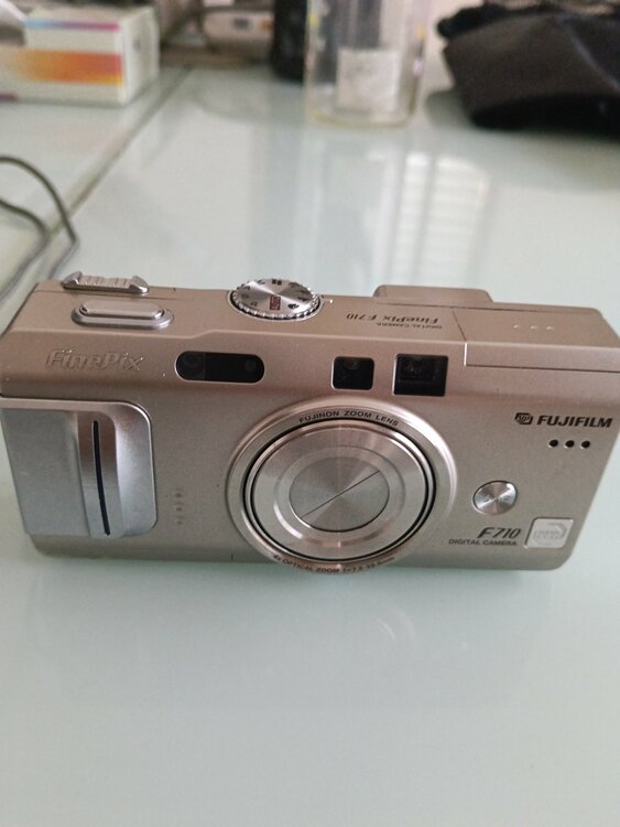Finepix ７１０（カメラ）の商品画像 - 査定依頼日：2026年9月24日 - 最高査定価格：10,000円