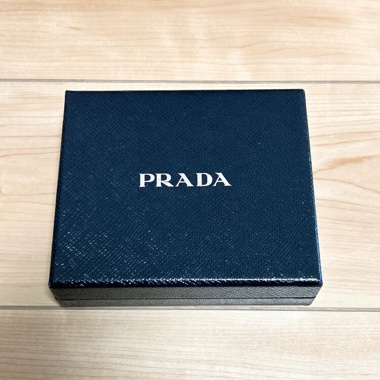 二つ折り財布（ブランド財布・小物）の商品画像 - 査定依頼日：2025年5月11日 - 最高査定価格：5,000円