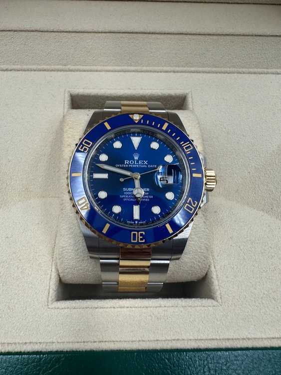 ロレックス サブマリーナー 126613Lb（高級時計）の商品画像 - 査定依頼日：2025年12月15日 - 最高査定価格：2,750,000円