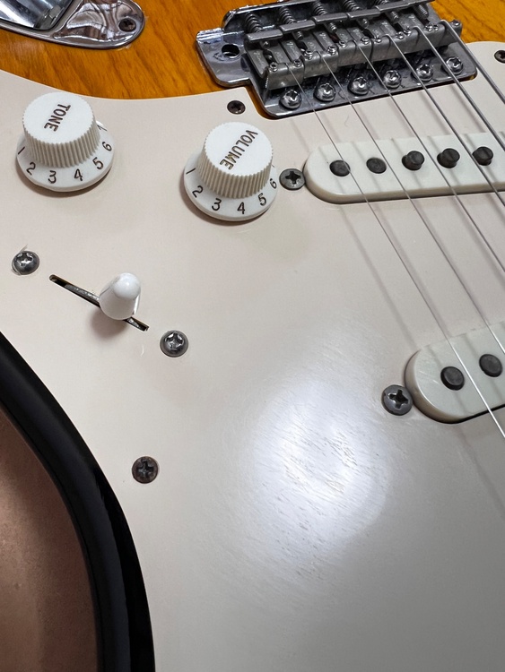 Fender /U.S.A. Custom Shop 『C.I.1954 STRAT 2TS MN』（ピアノ・楽器・PA機材）の商品画像 - 査定依頼日：2026年8月9日 - 最高査定価格：270,000円