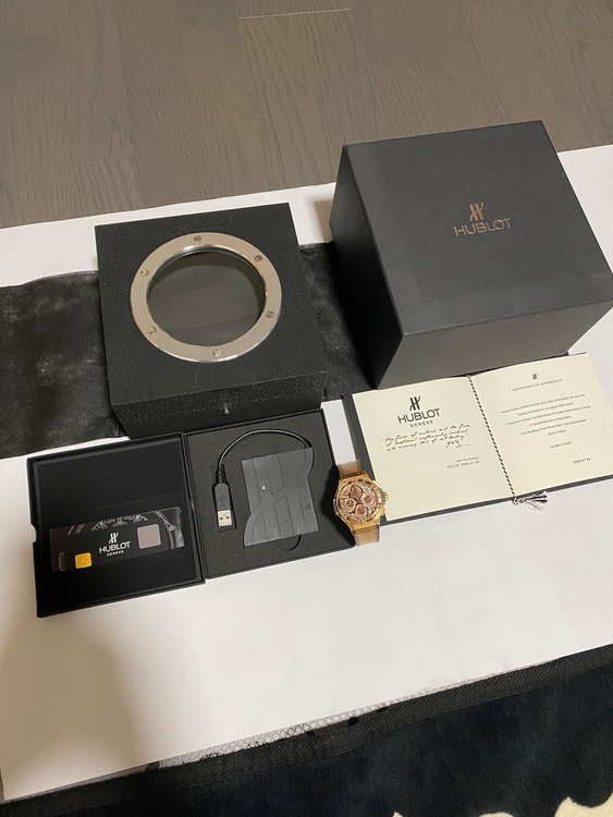 ウブロ ビックバン 341.PX.7918.PR.1979　（高級時計）の商品画像 - 査定依頼日：2025年6月11日 - 最高査定価格：2,400,000円