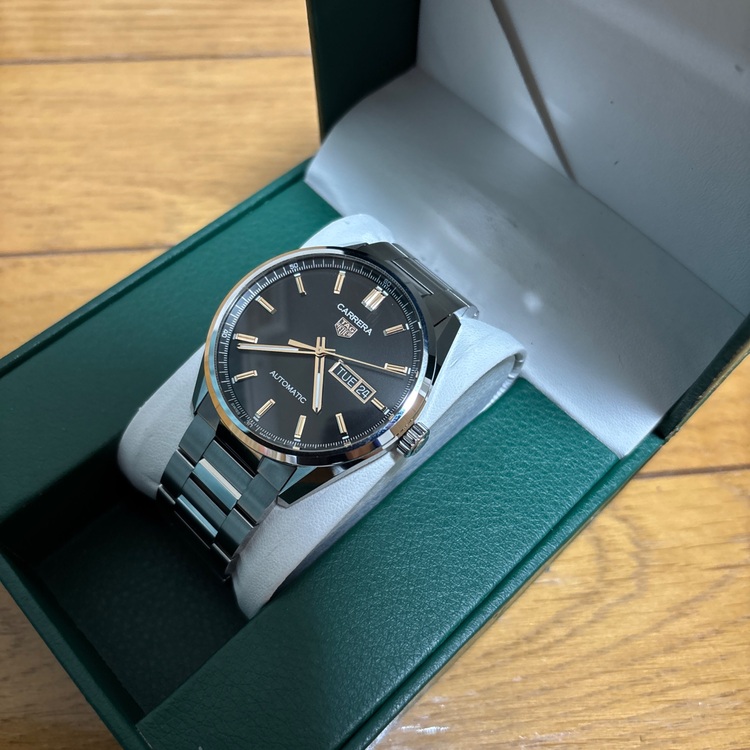 タグホイヤー WBN2013 カレラ（高級時計）の商品画像 - 査定依頼日：2025年7月2日 - 最高査定価格：240,000円