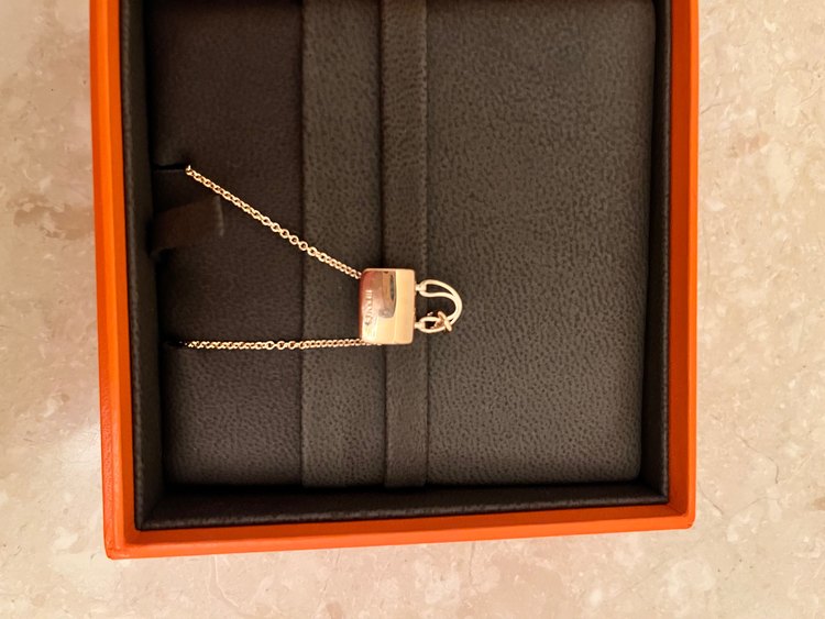 エルメス　アミュレット　コンスタンス（宝石）の商品画像 - 査定依頼日：2023年8月20日 - 最高査定価格：400,000円