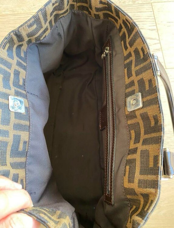 フェンディ ハンドバッグ ズッカ マンマ（ブランドバッグ）の商品画像 - 査定依頼日：2025年4月17日 - 最高査定価格：40,000円