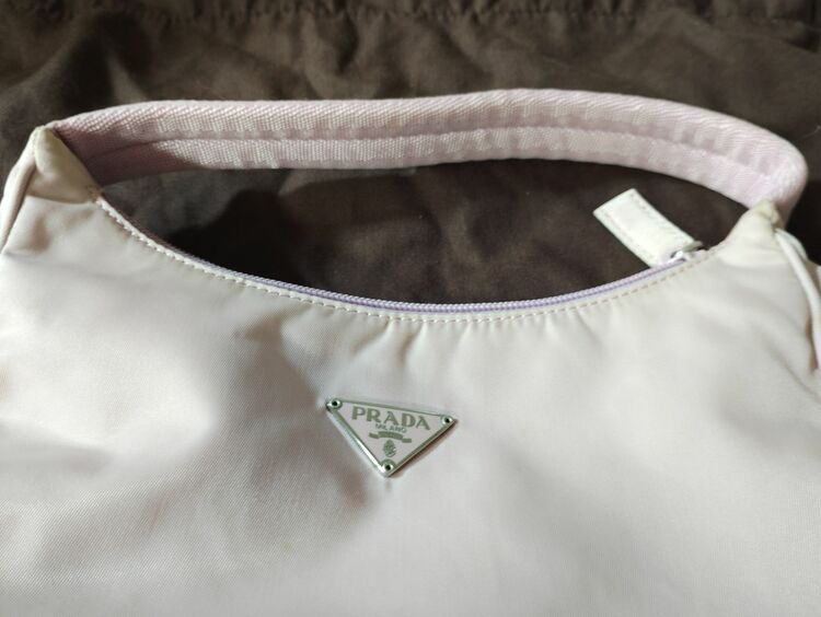 プラダミニバッグ（ブランドバッグ）の商品画像 - 査定依頼日：2025年9月4日 - 最高査定価格：70,000円