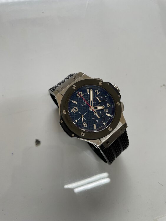 ビッグバン　黒文字盤（高級時計）の商品画像 - 査定依頼日：2025年1月17日 - 最高査定価格：750,000円