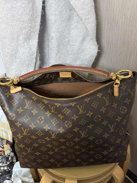 ルイヴィトン　シュリMM（ブランドバッグ）の商品画像 - 査定依頼日：2025年1月31日 - 最高査定価格：107,000円