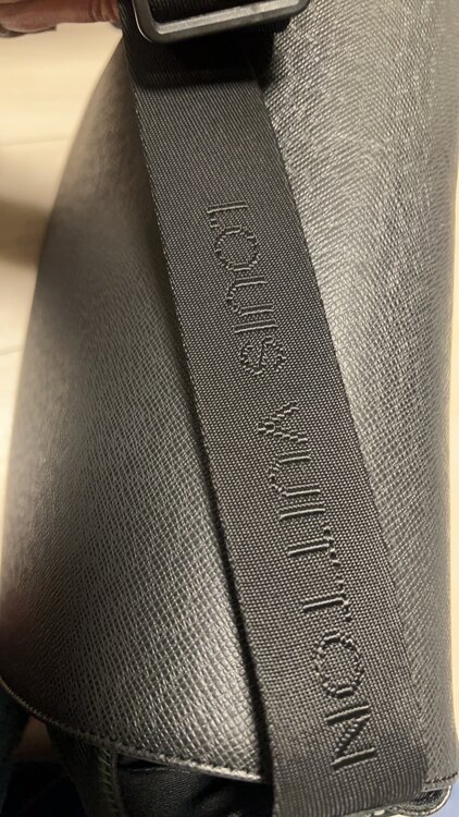 ルイヴィトン タイガ （ブランドバッグ）の商品画像 - 査定依頼日：2025年2月23日 - 最高査定価格：35,000円