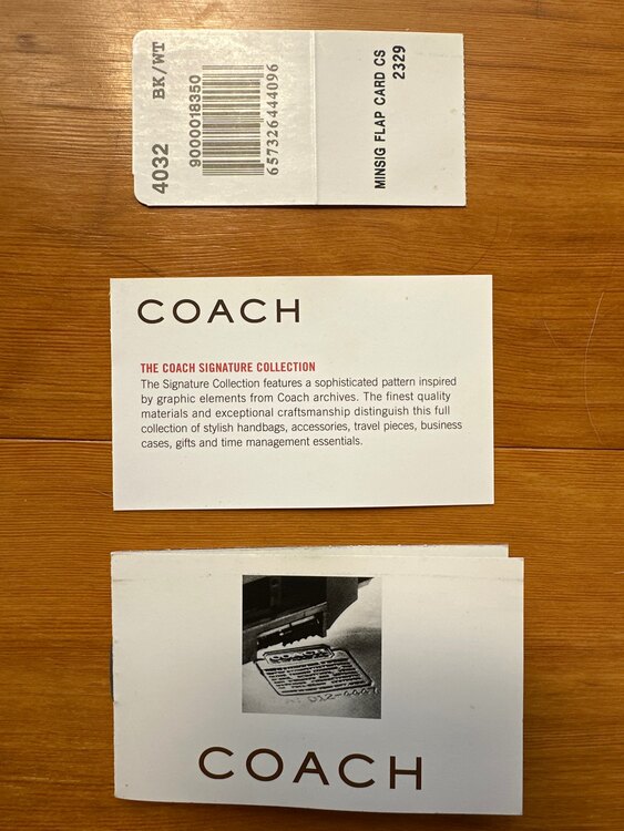 名刺入れ（ブランド財布・小物）の商品画像 - 査定依頼日：2025年4月11日 - 最高査定価格：2,000円