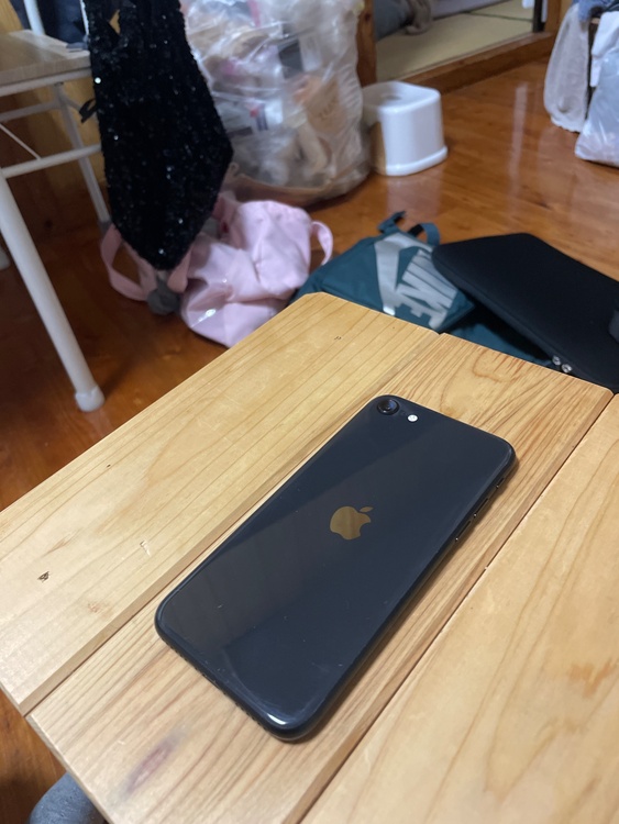 iPhone SE (第 2 世代) 64GB SIMフリー（スマホ）の商品画像 - 査定依頼日：2026年3月23日 - 最高査定価格：13,000円