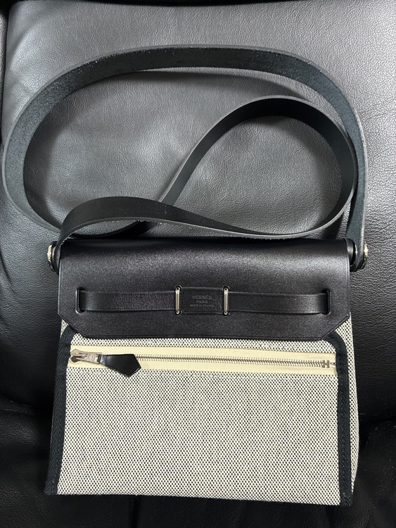 エルメス エールバッグ（ブランドバッグ）の商品画像 - 査定依頼日：2026年9月4日 - 最高査定価格：370,000円