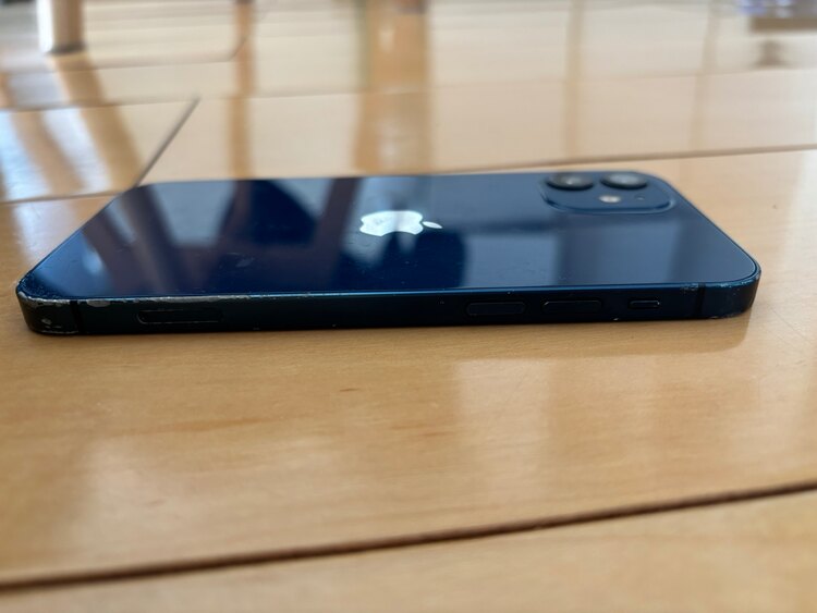 iPhone 12 128GB docomo（スマホ）の商品画像 - 査定依頼日：2025年2月1日 - 最高査定価格：37,000円