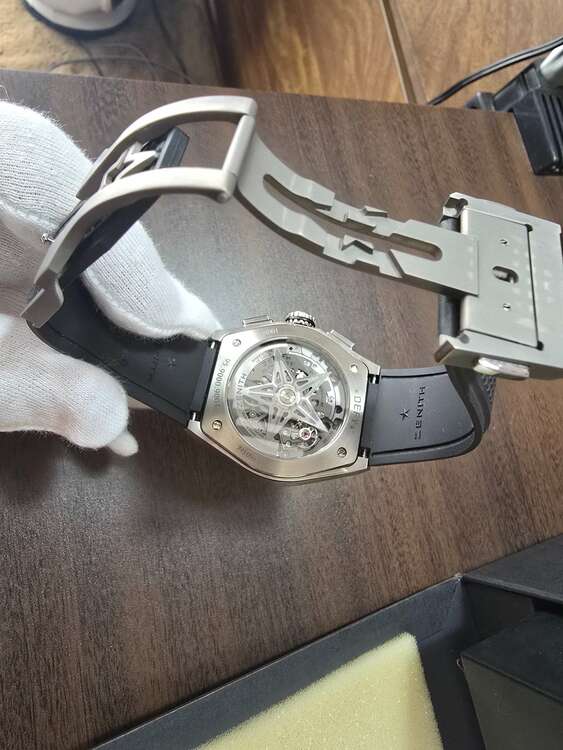 ゼニス その他 ゼニスデファイ 95.9000.9004/78.R782（高級時計）の商品画像 - 査定依頼日：2025年6月2日 - 最高査定価格：830,000円