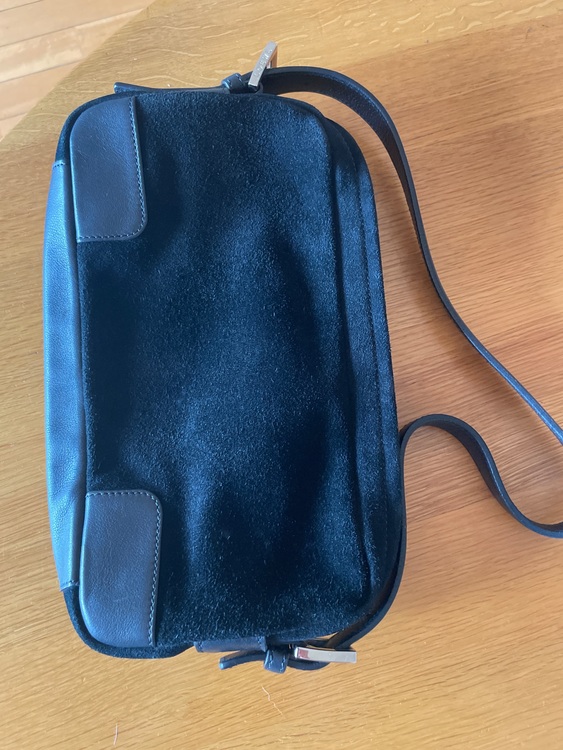 ロエベです。商品は写真のとおり（ブランドバッグ）の商品画像 - 査定依頼日：2025年9月10日 - 最高査定価格：20,000円