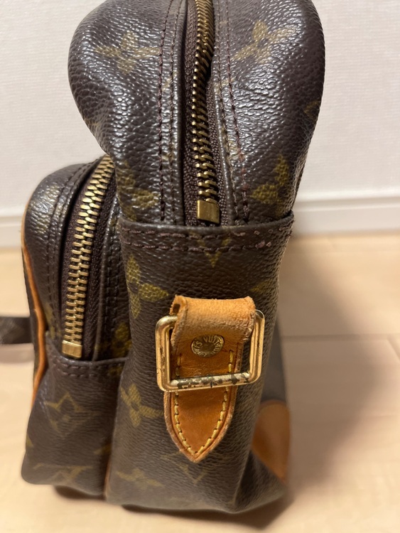 ナイルショルダーバッグ（ブランドバッグ）の商品画像 - 査定依頼日：2025年10月26日 - 最高査定価格：15,000円