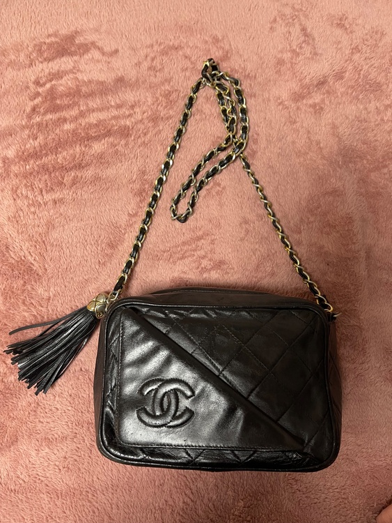 フリンジチェーンショルダー（ブランドバッグ）の商品画像 - 査定依頼日：2026年4月23日 - 最高査定価格：110,000円