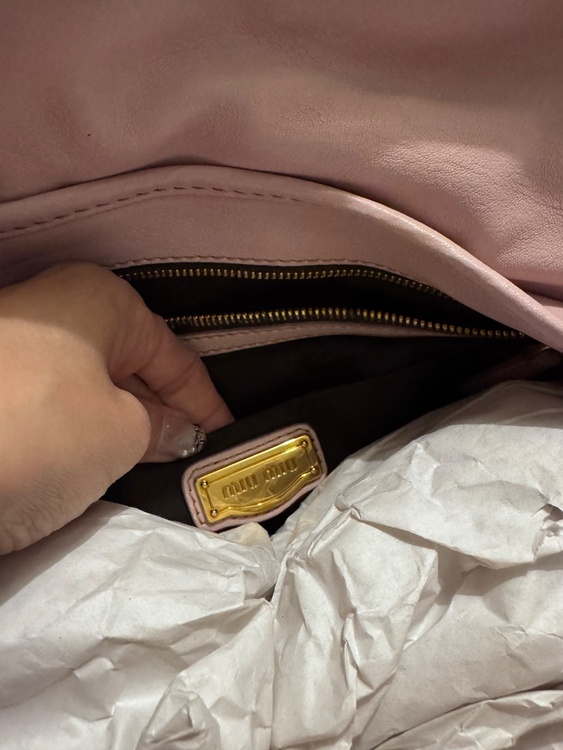 ミュウミュウ  （ブランドバッグ）の商品画像 - 査定依頼日：2025年12月14日 - 最高査定価格：33,000円