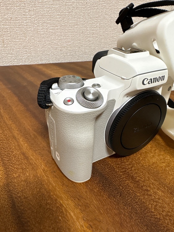 Canon kiss EOS M2（カメラ）の商品画像 - 査定依頼日：2026年7月29日 - 最高査定価格：75,000円
