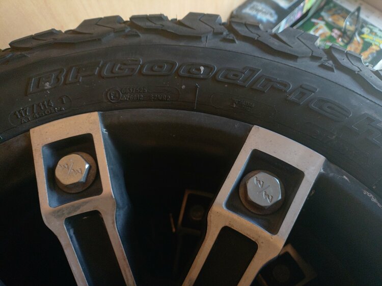 タイヤホイール（カー用品）の商品画像 - 査定依頼日：2026年1月16日 - 最高査定価格：30,000円