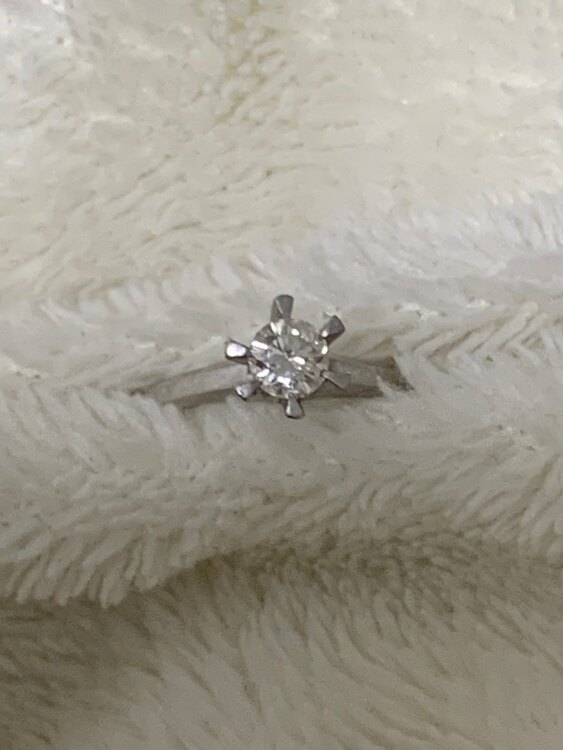 ダイヤ立て爪リング（宝石）の商品画像 - 査定依頼日：2025年5月15日 - 最高査定価格：100,000円