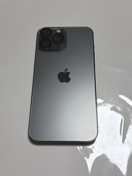 13pro max 512G（スマホ）の商品画像 - 査定依頼日：2026年7月13日 - 最高査定価格：68,500円