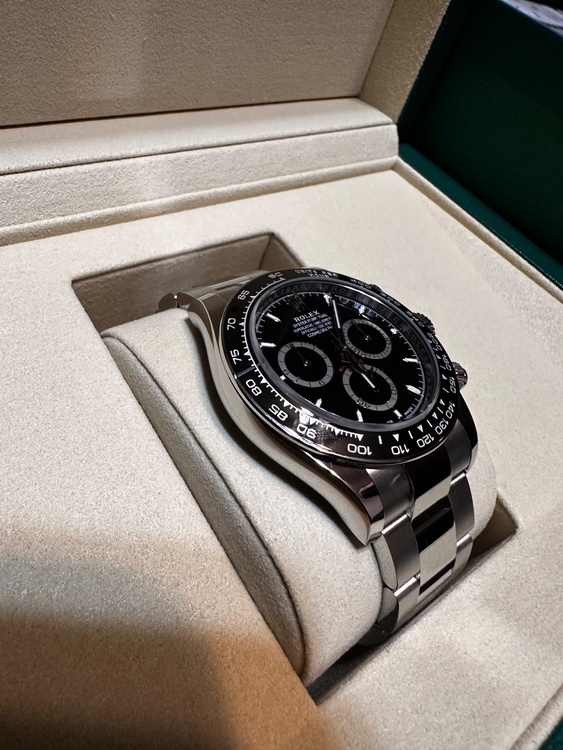 デイトナ黒（高級時計）の商品画像 - 査定依頼日：2025年12月22日 - 最高査定価格：4,800,000円