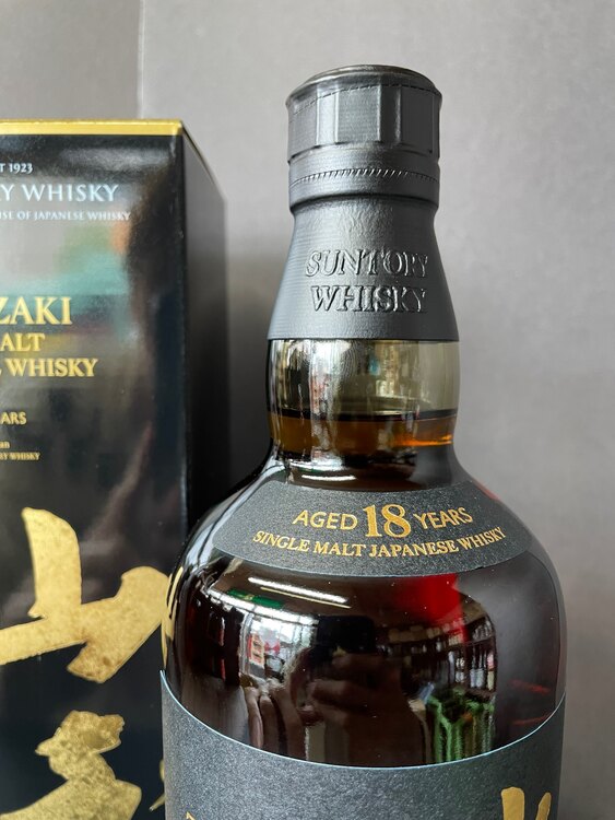 サントリー　山崎18年（お酒）の商品画像 - 査定依頼日：2025年4月11日 - 最高査定価格：2,114,400円